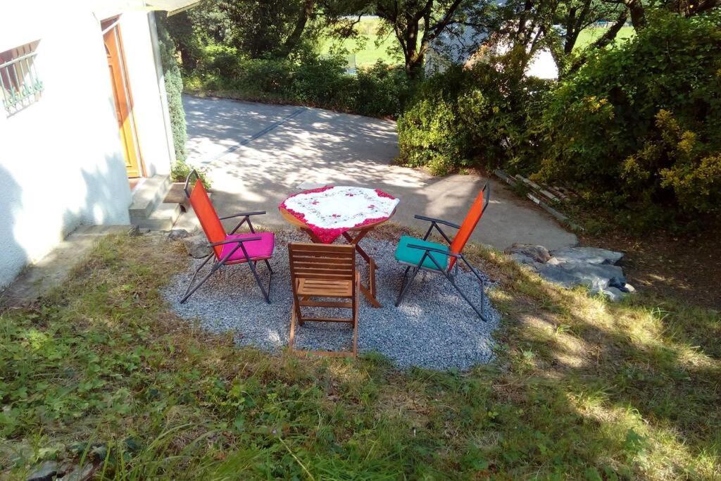 Ferienwohnung Duplex At The Foothills Of The Pyrenees Geu Exterior foto